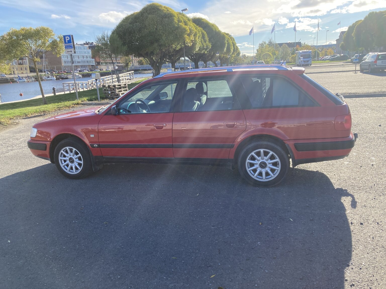 Exterior image of 1992 Audi 100 Avant 2.3E Quattro
