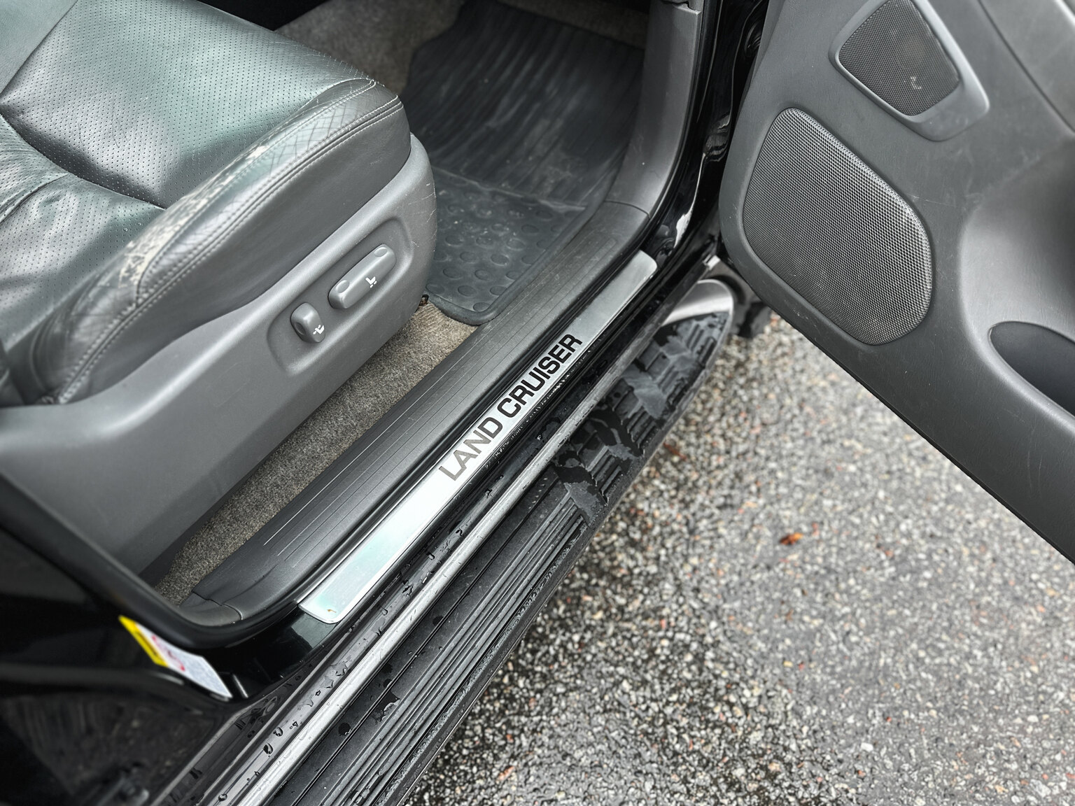 Interior image of 2004 Toyota Land Cruiser