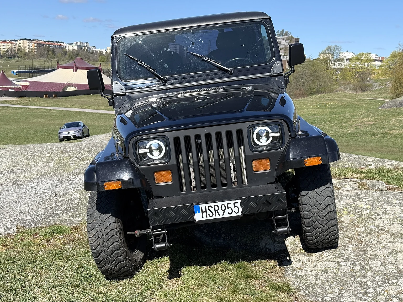 Exterior image of 1990 Jeep Wrangler Islander (8)