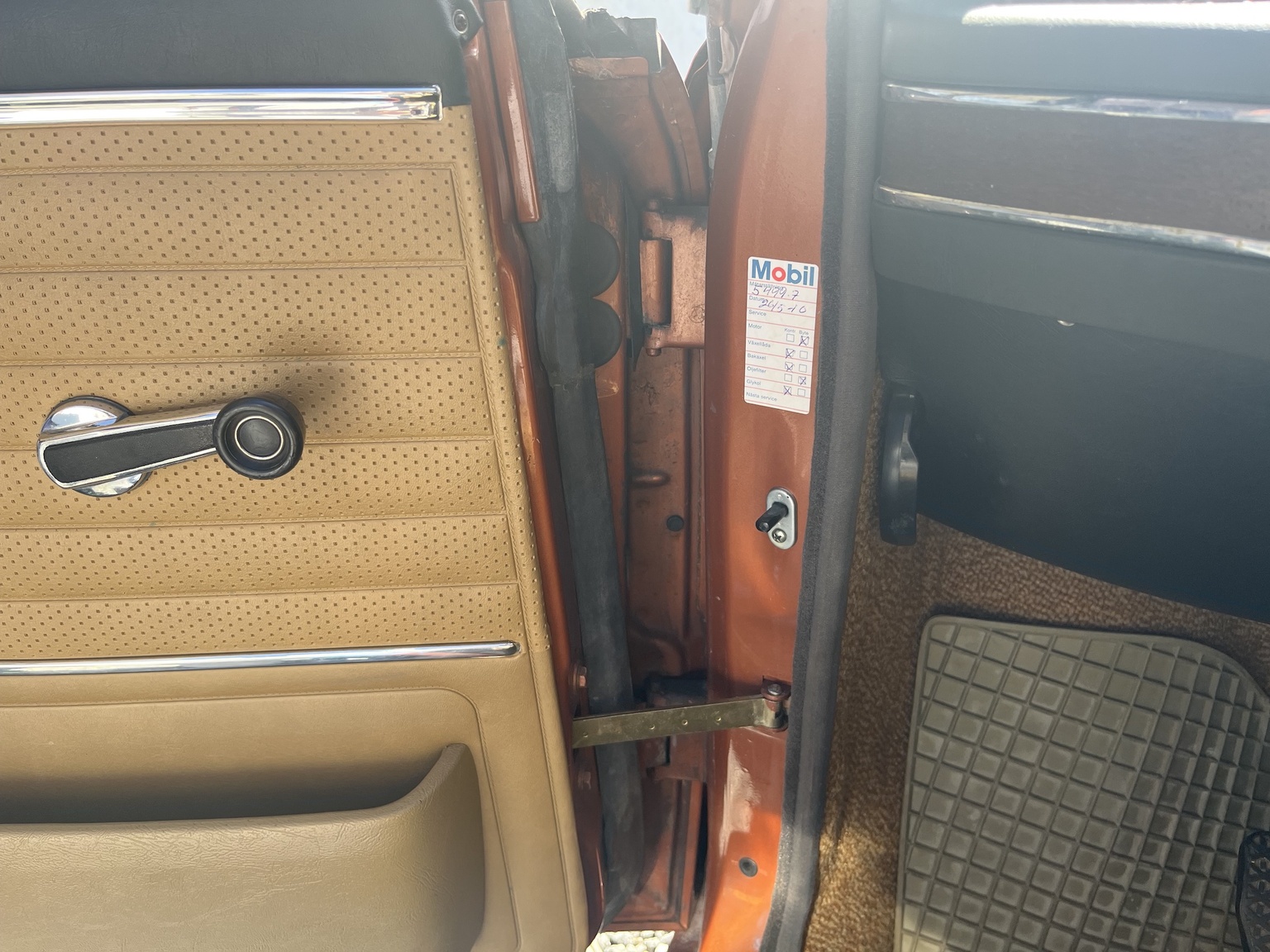 Innenraumfoto von 1977 BMW 518 (22)