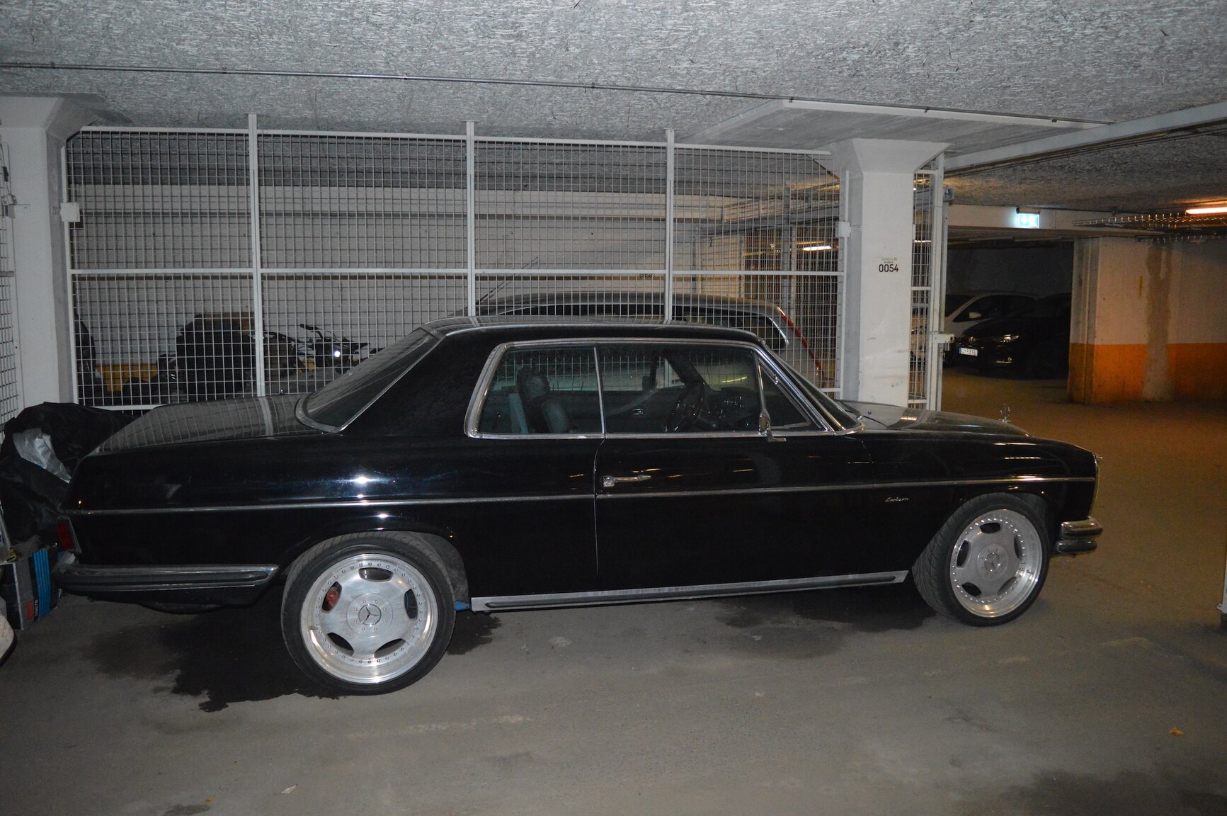 Exteriörbild på 1969 Mercedes-Benz 250 C "Lorinser"