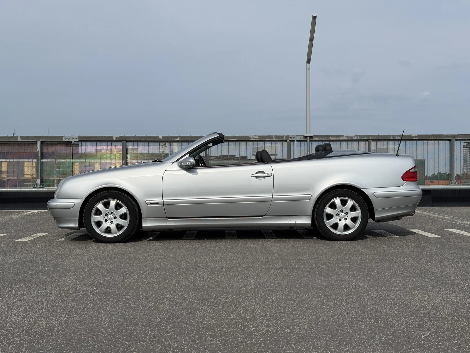 Aussenfoto 2001 MERCEDES-BENZ CLK 230 Kompressor Cabriolet (12)