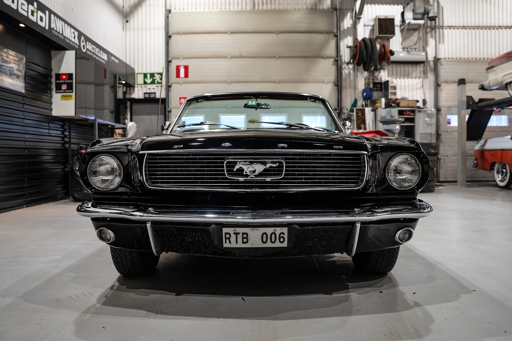 Exteriörbild på 1966 Ford Mustang Convertible (12)