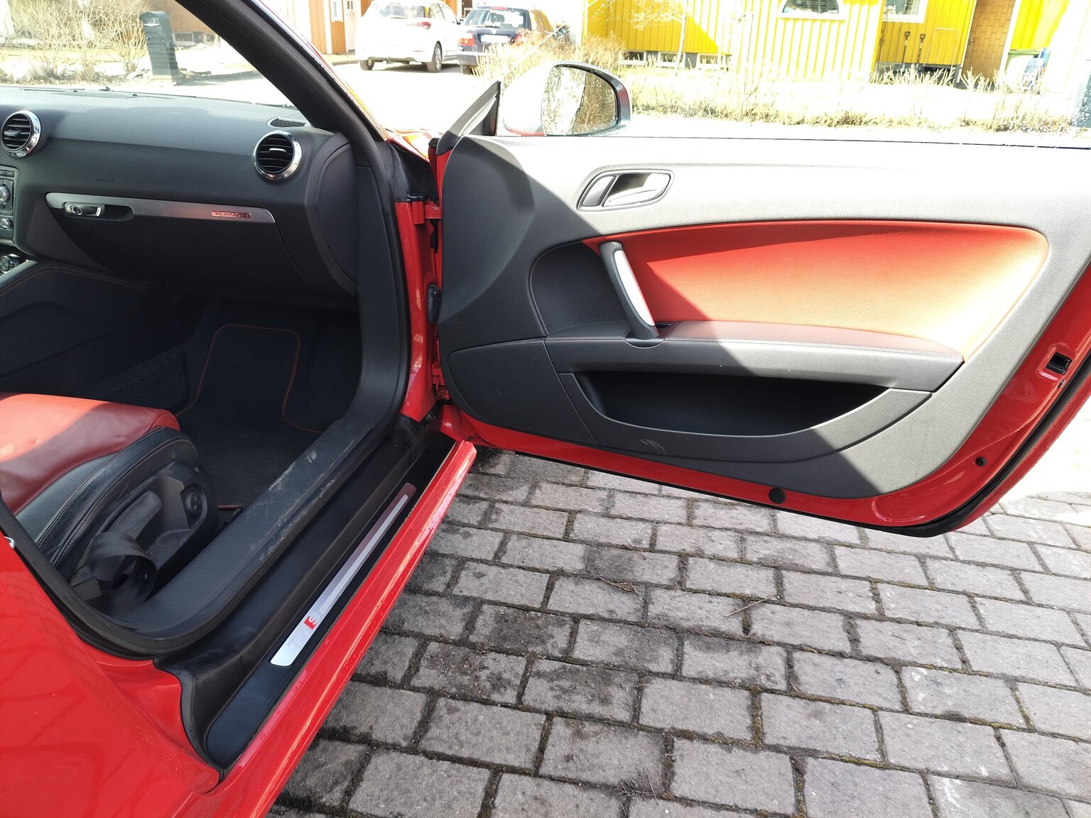 Innenraumfoto von 2009 Audi TTS Roadster