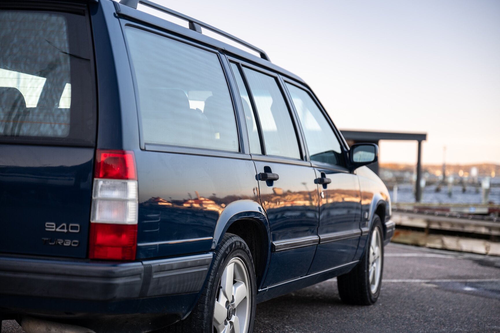 Exterior image of 1998 Volvo 940 Turbo