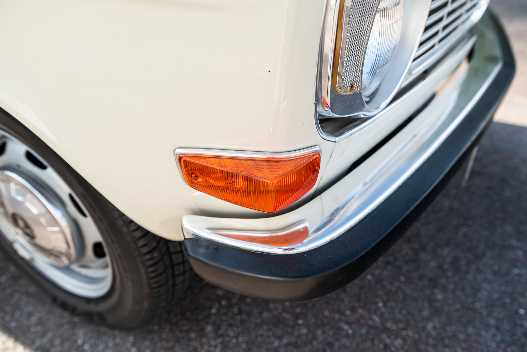 Exterior image of 1967 Volvo 144 1.8 