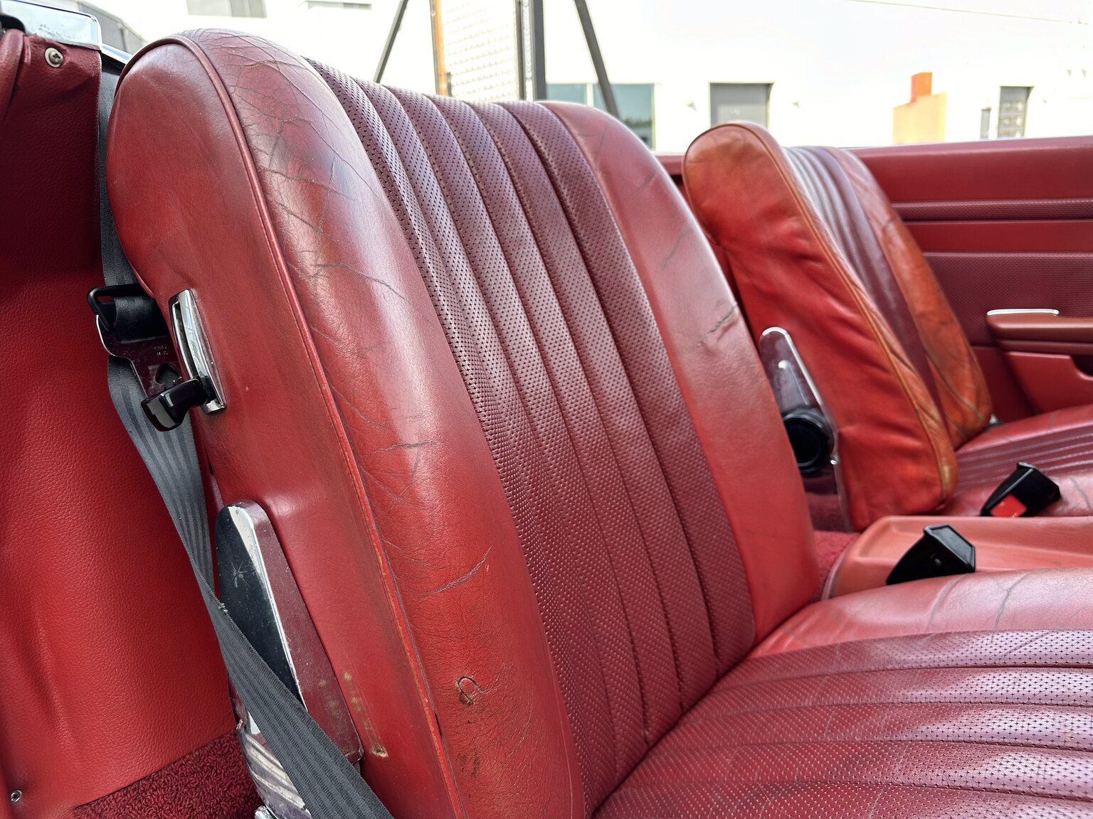 Interior image of 1972 Mercedes-Benz 350 SL