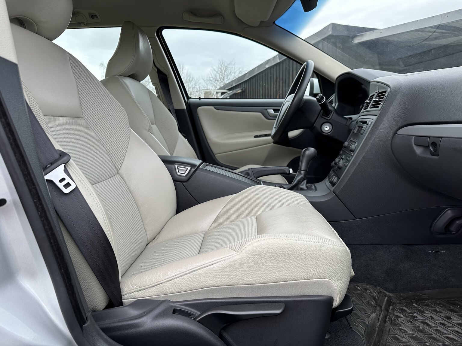 Interior image of 2008 Volvo V70 Classic