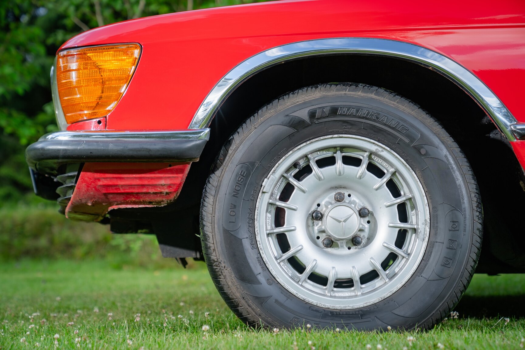 Exteriörbild på 1975 Mercedes-Benz 350 SLC