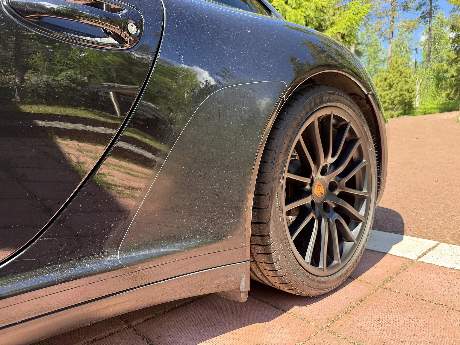 Exterior image of 2008 Porsche 911 Carrera 4 (50)