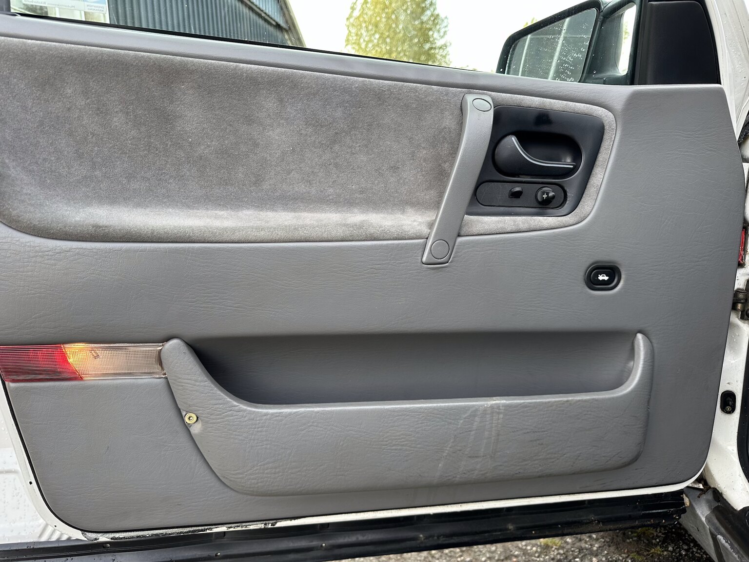 Interior image of 1996 SAAB 9000