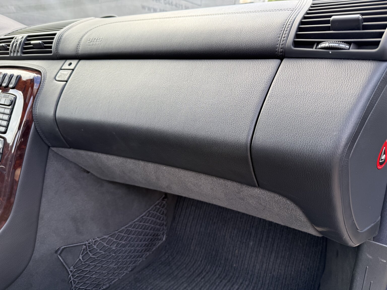 Interior image of 2000 Mercedes-Benz CL 500