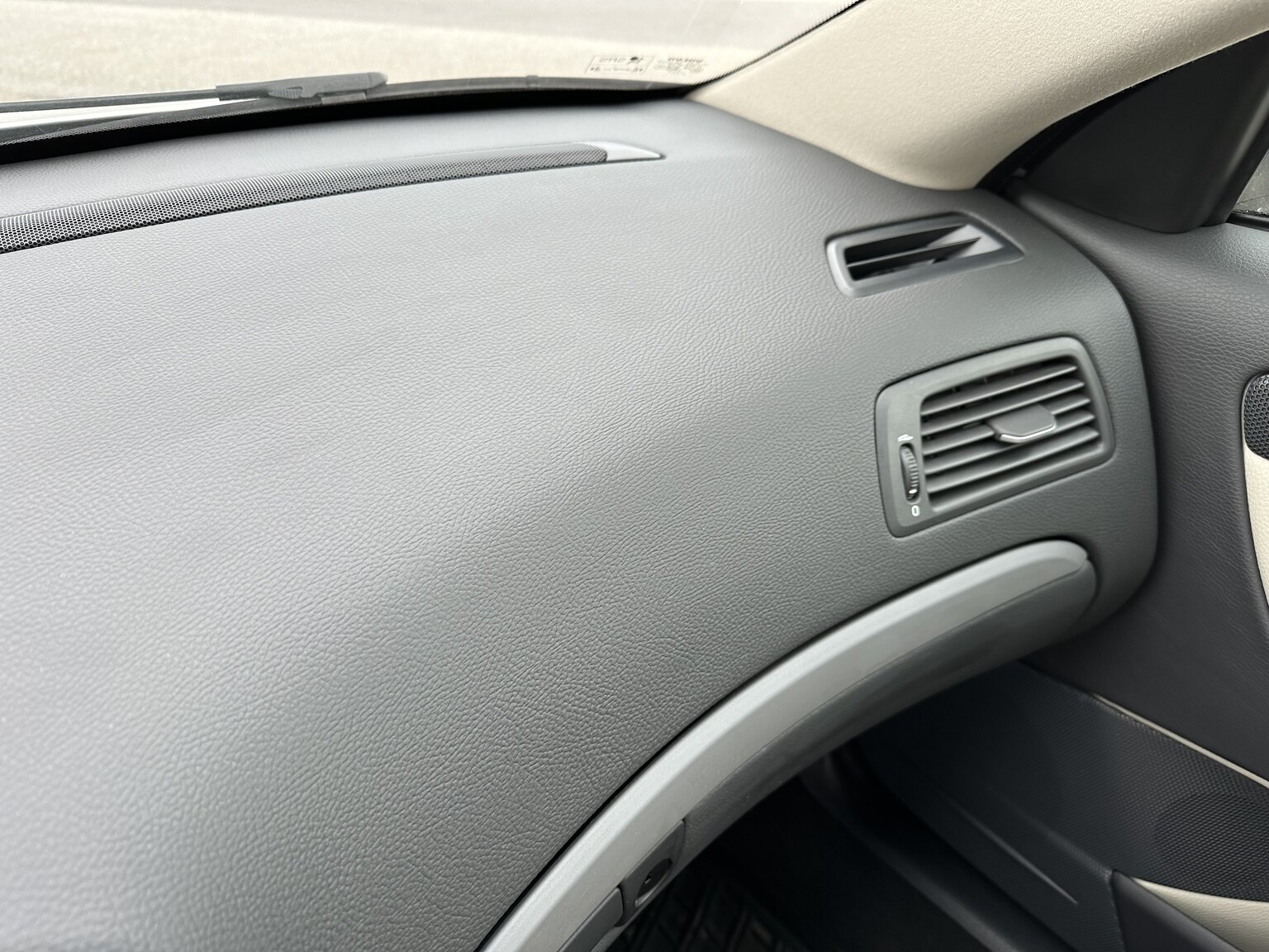Interior image of 2008 Volvo V70 Classic