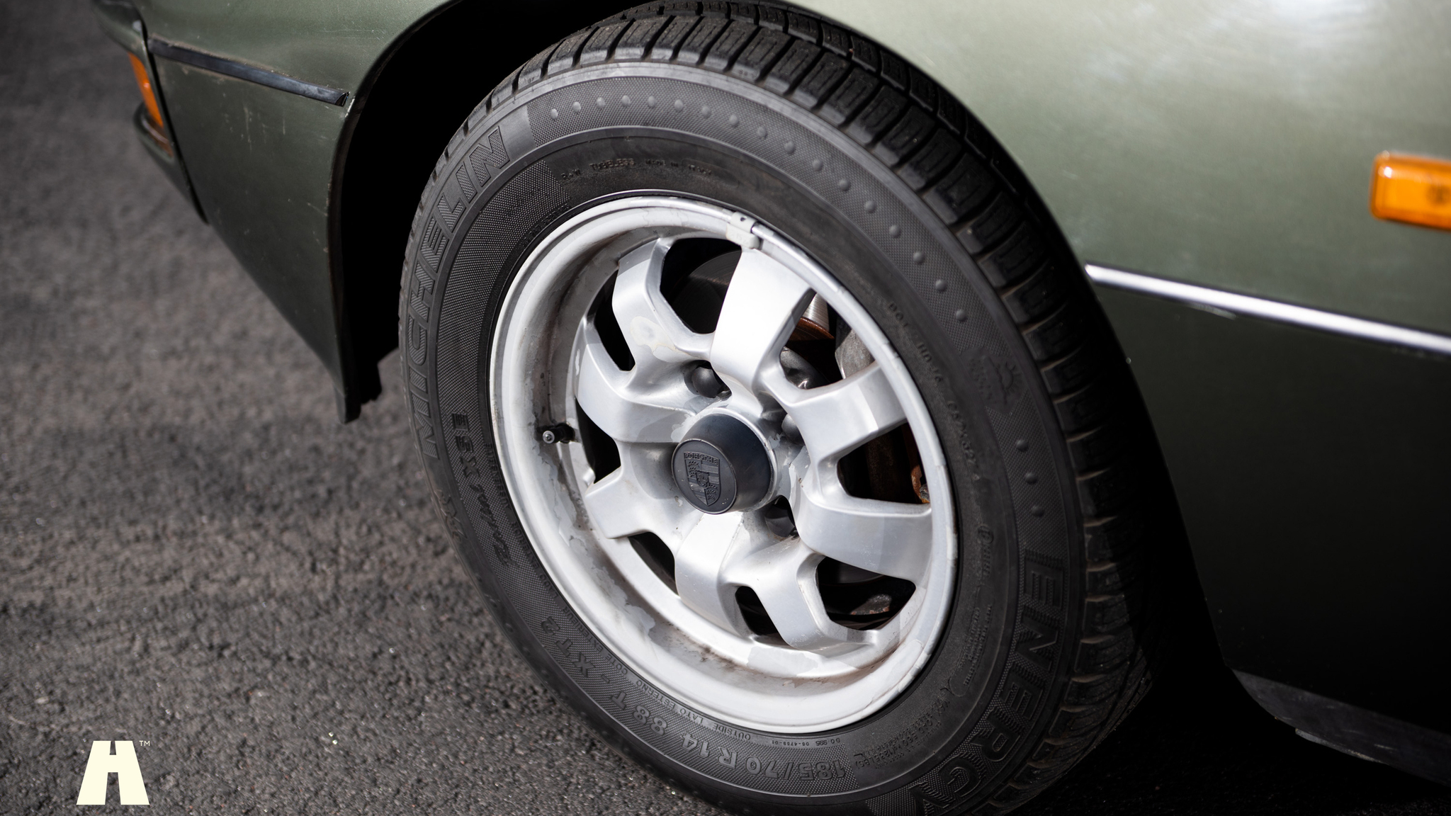 Exterior image of 1981 Porsche 924 (31)