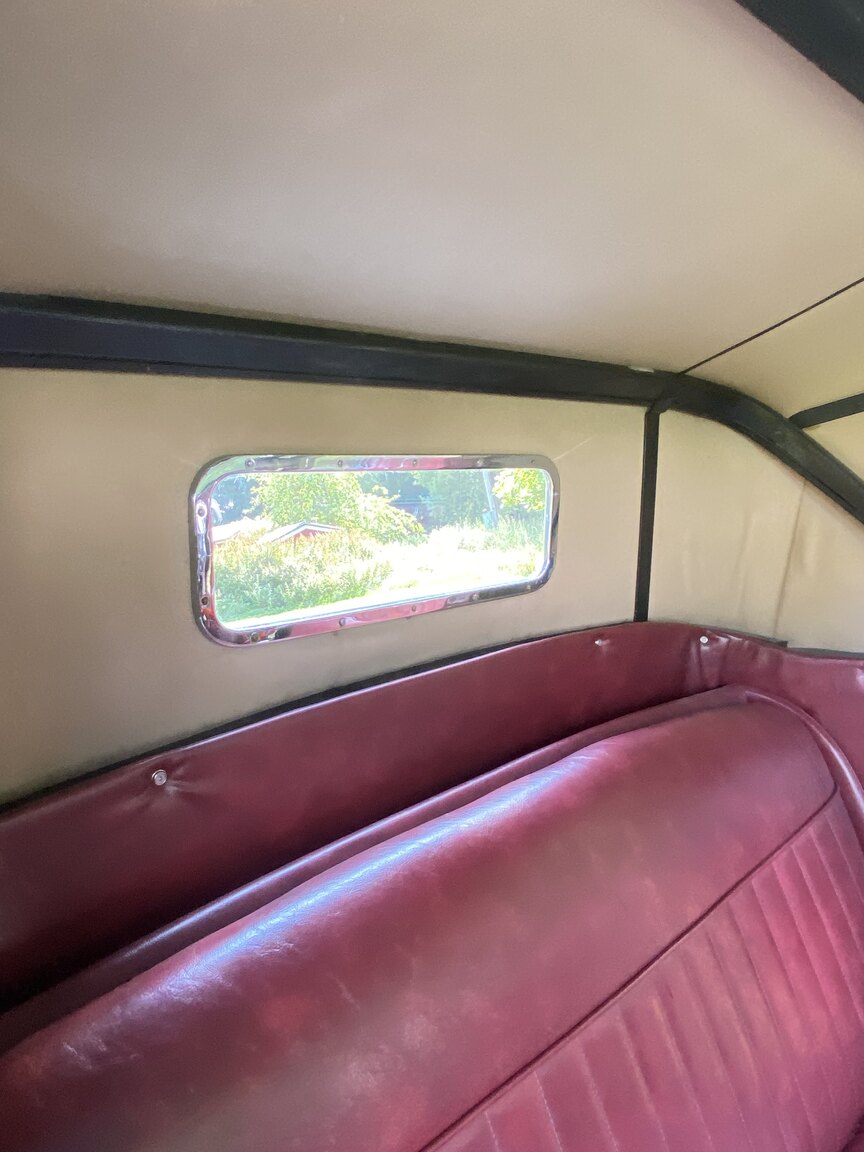 Interior image of 1932 Ford 32 deuce sport coupé (Hot Rod)
