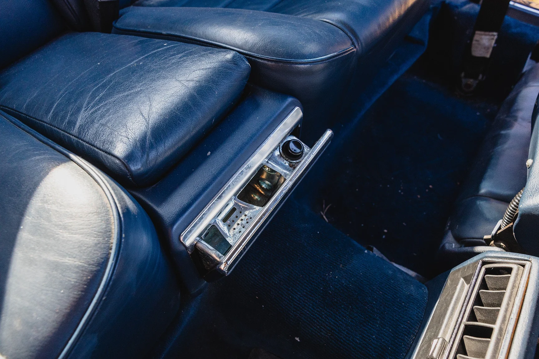 Innenraumfoto von 1986 Mercedes-Benz 560 SEC  (36)