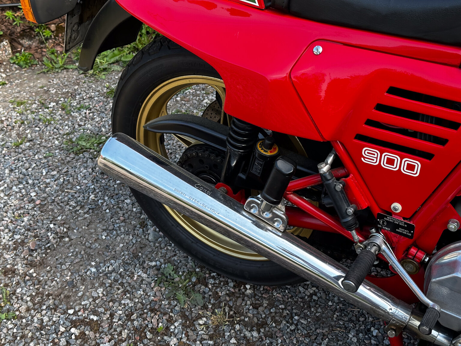 Exterior image of 1983 Ducati 900 Mike Hailwood Replica