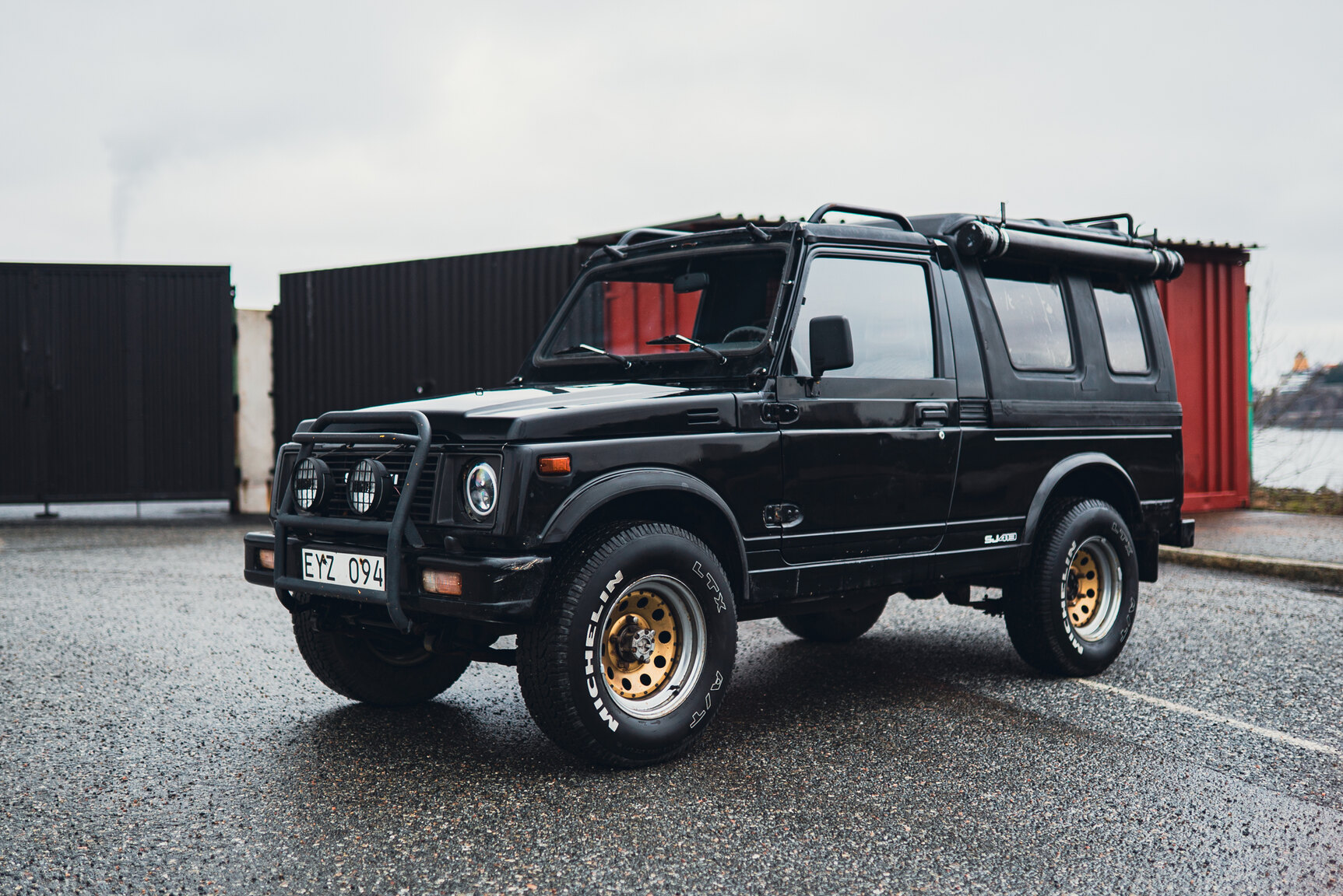 Exteriörbild på 1987 SUZUKI SJ 413 W Samurai 
