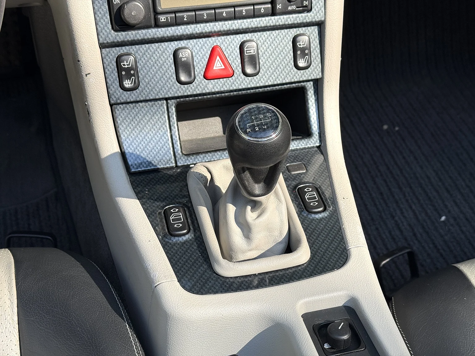 Interior image of 1997 Mercedes-Benz 230 SLK (20)