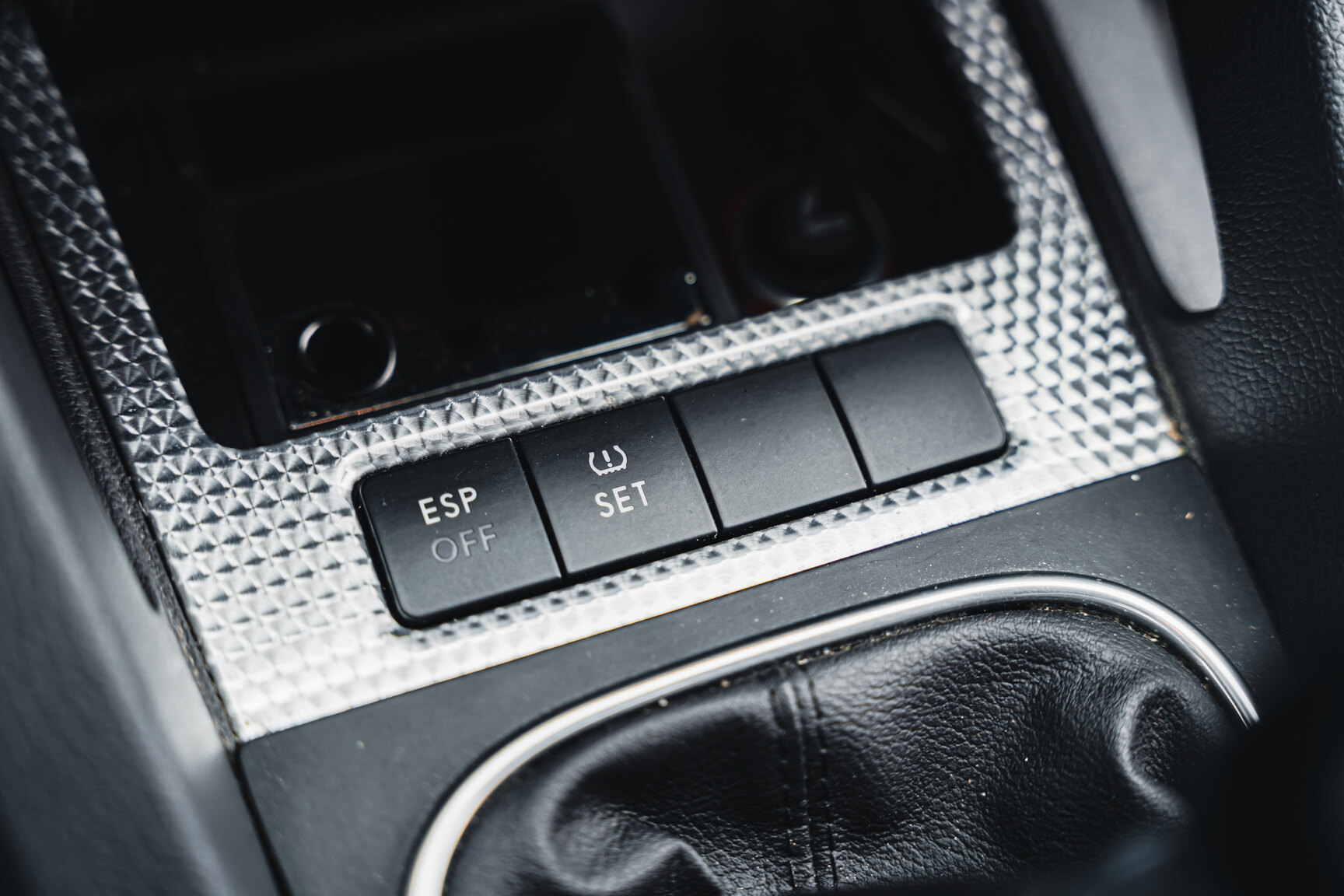 Innenraumfoto von 2007 Volkswagen Golf R32 (34)