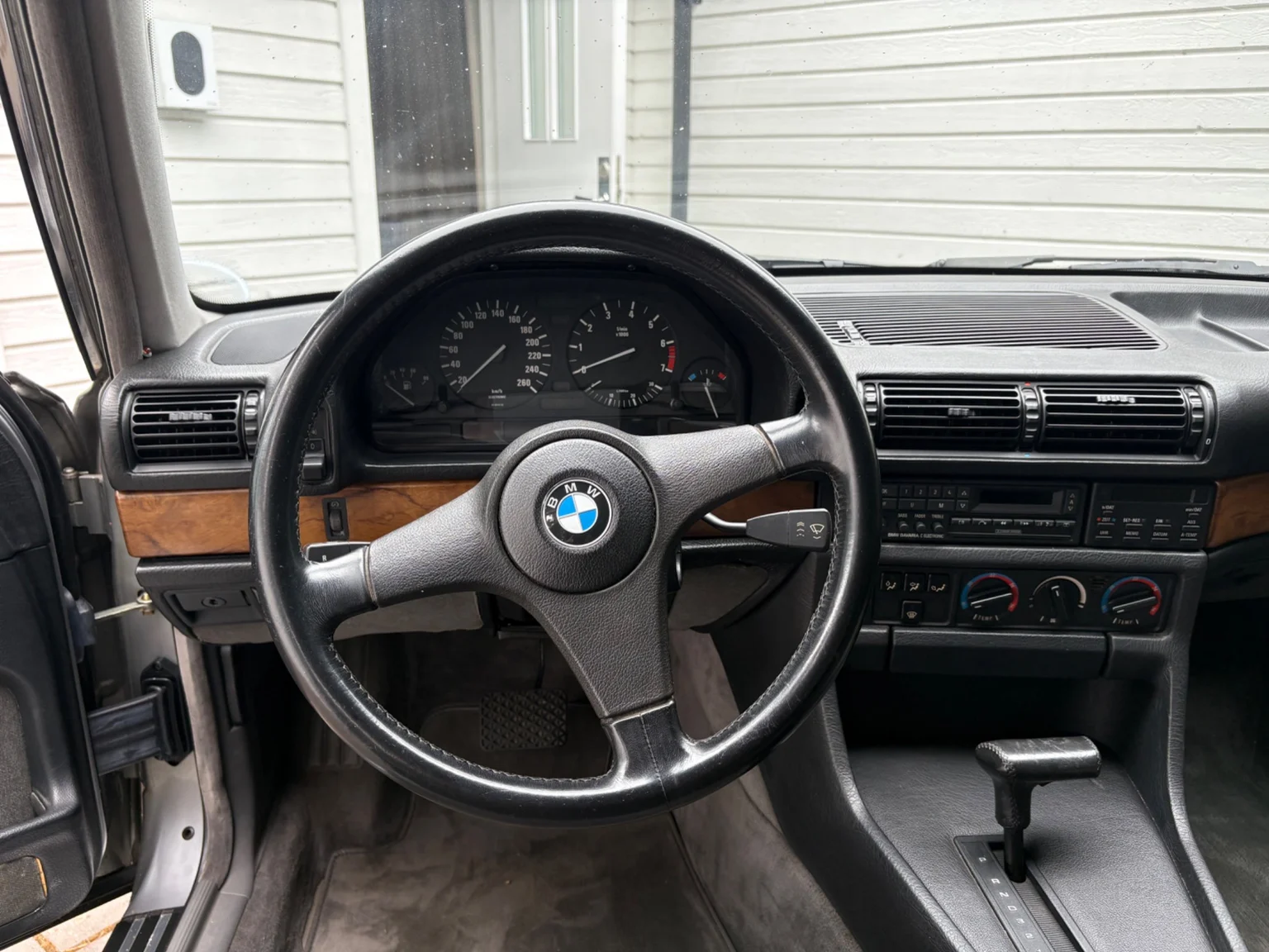 Innenraumfoto von 1988 BMW 730iA (13)
