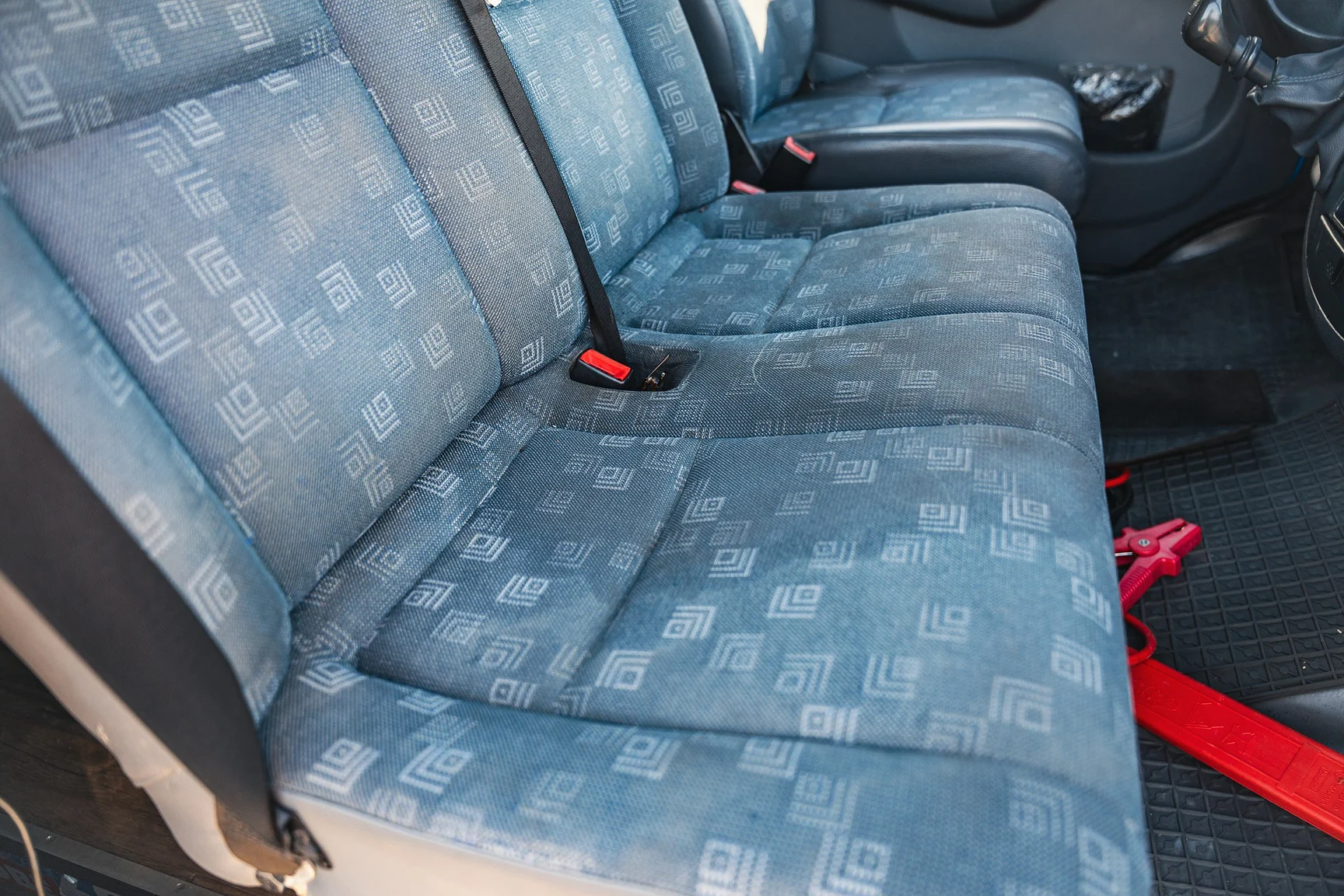 Interior image of 2004 Mercedes-Benz Sprinter 4x4 Campervan/Overlander (9)