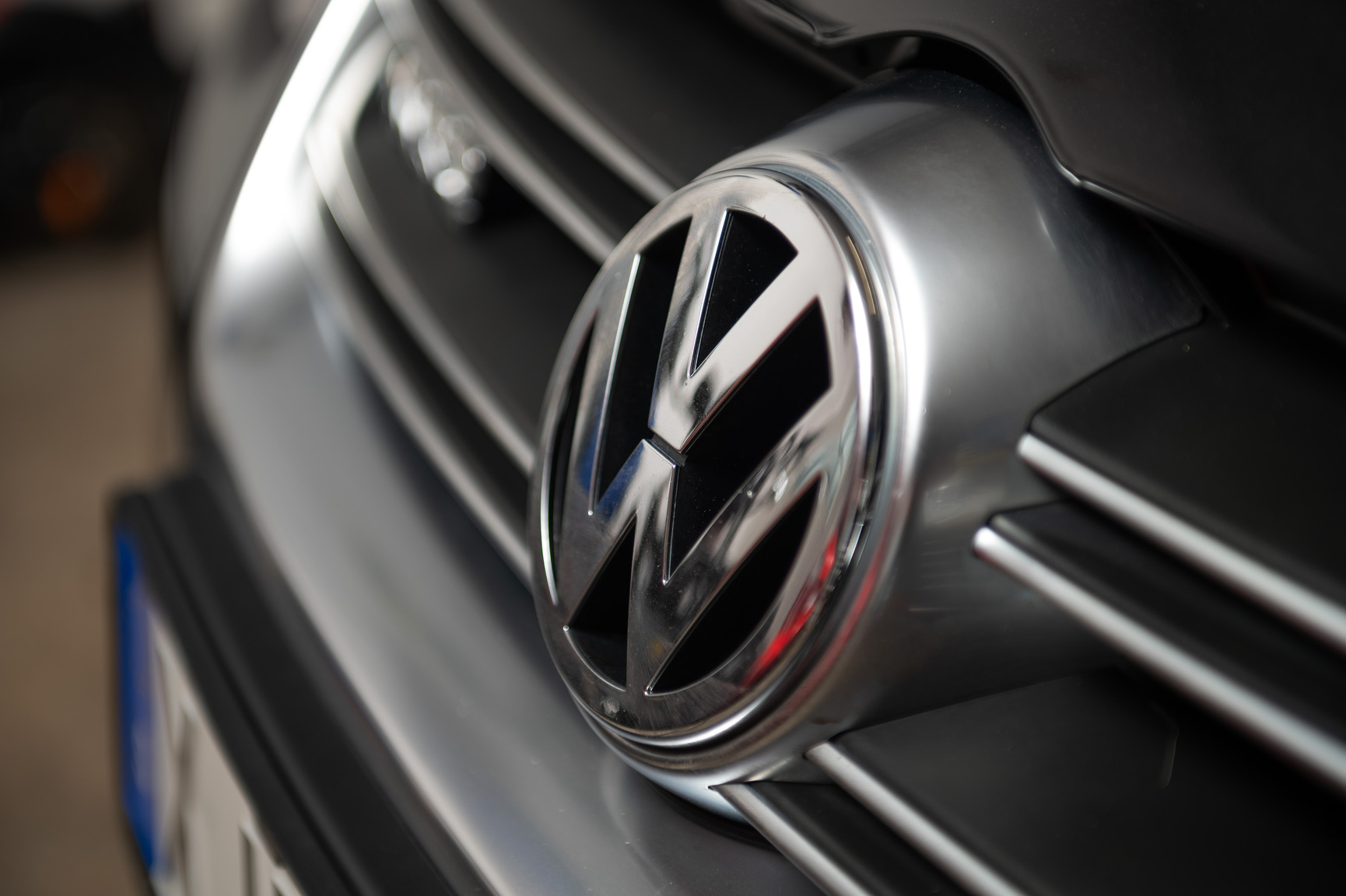 Exterior image of 2006 Volkswagen Golf R32 (38)