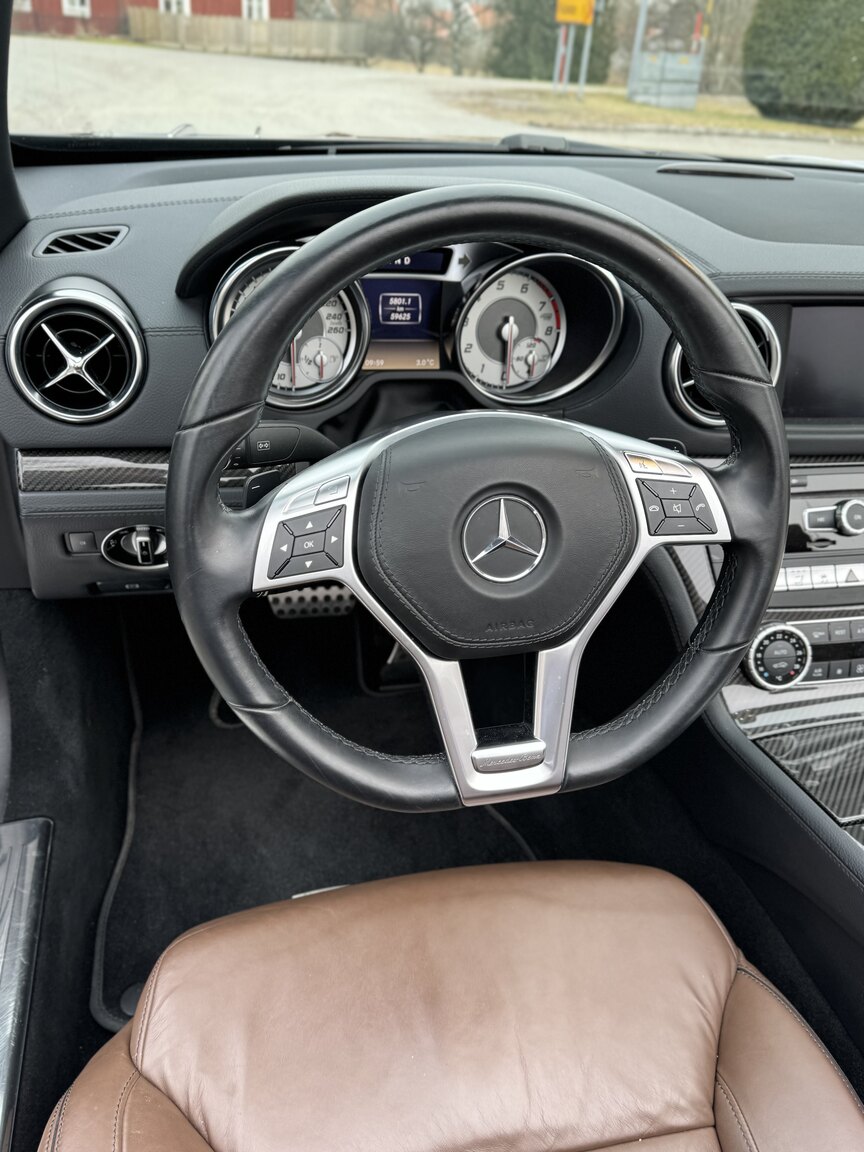 Innenraumfoto von 2013 MERCEDES-BENZ SL 500