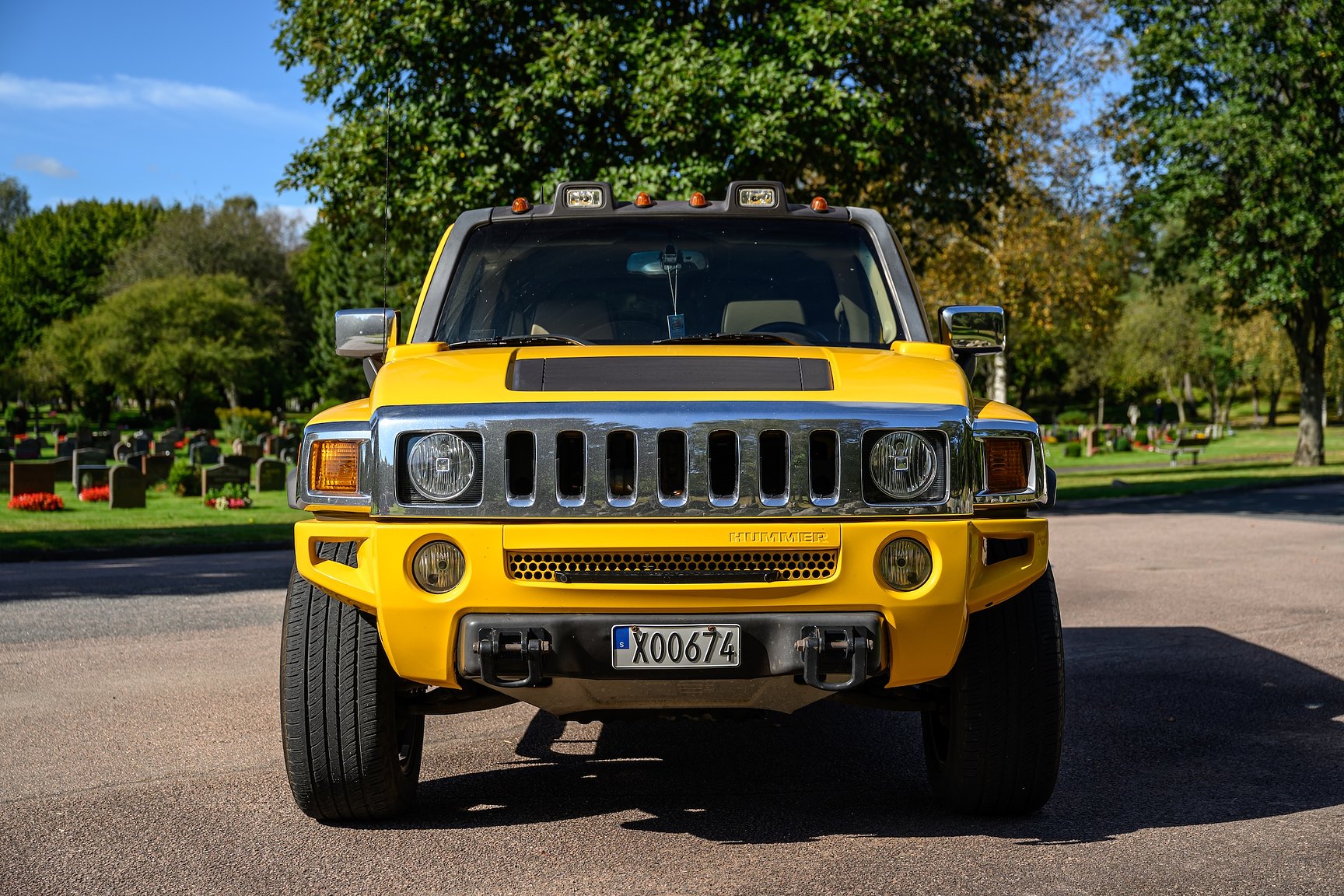 Exterior image of 2006 Hummer H3