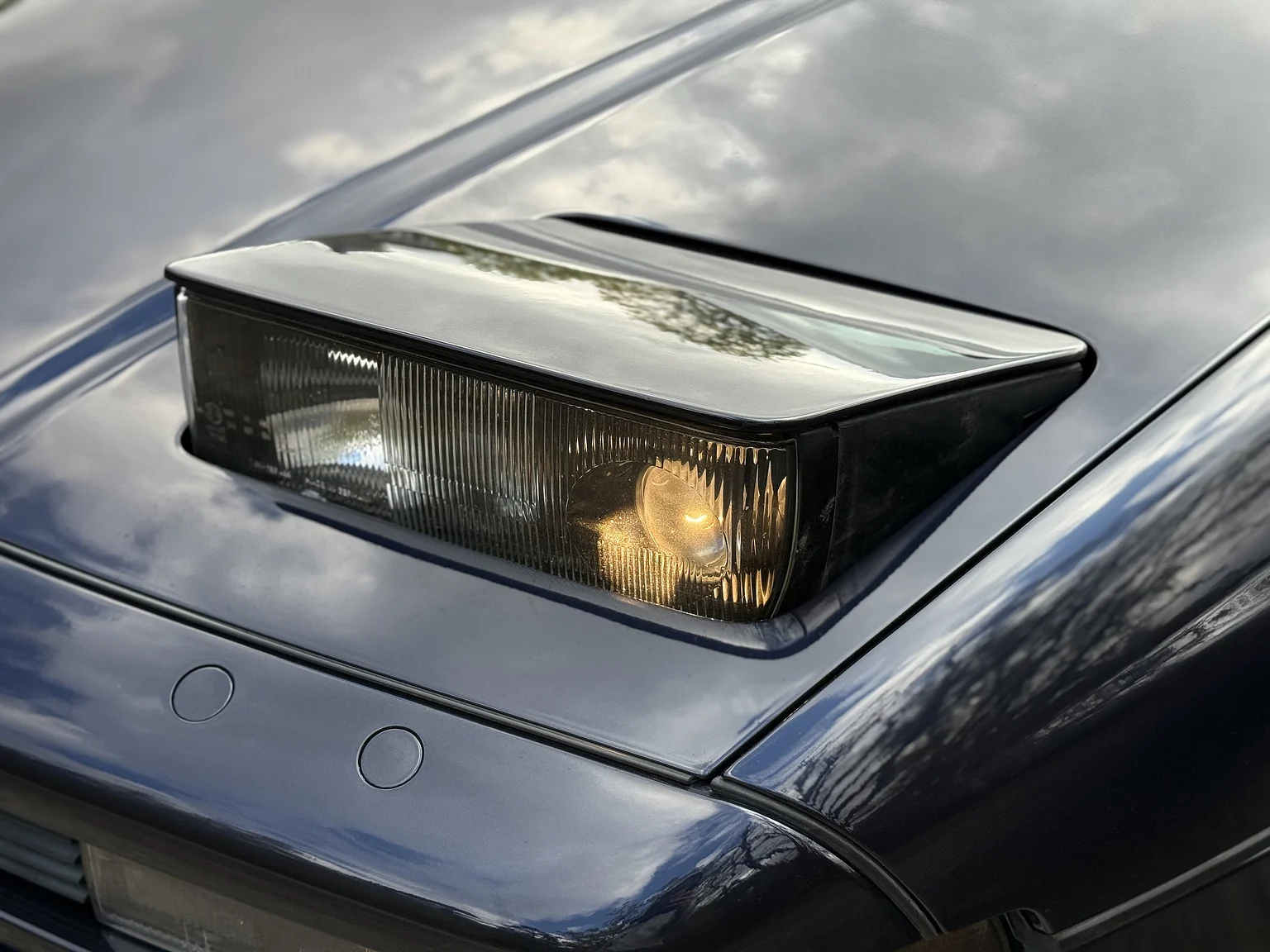 Exterior image of 1994 BMW 840Ci (90)
