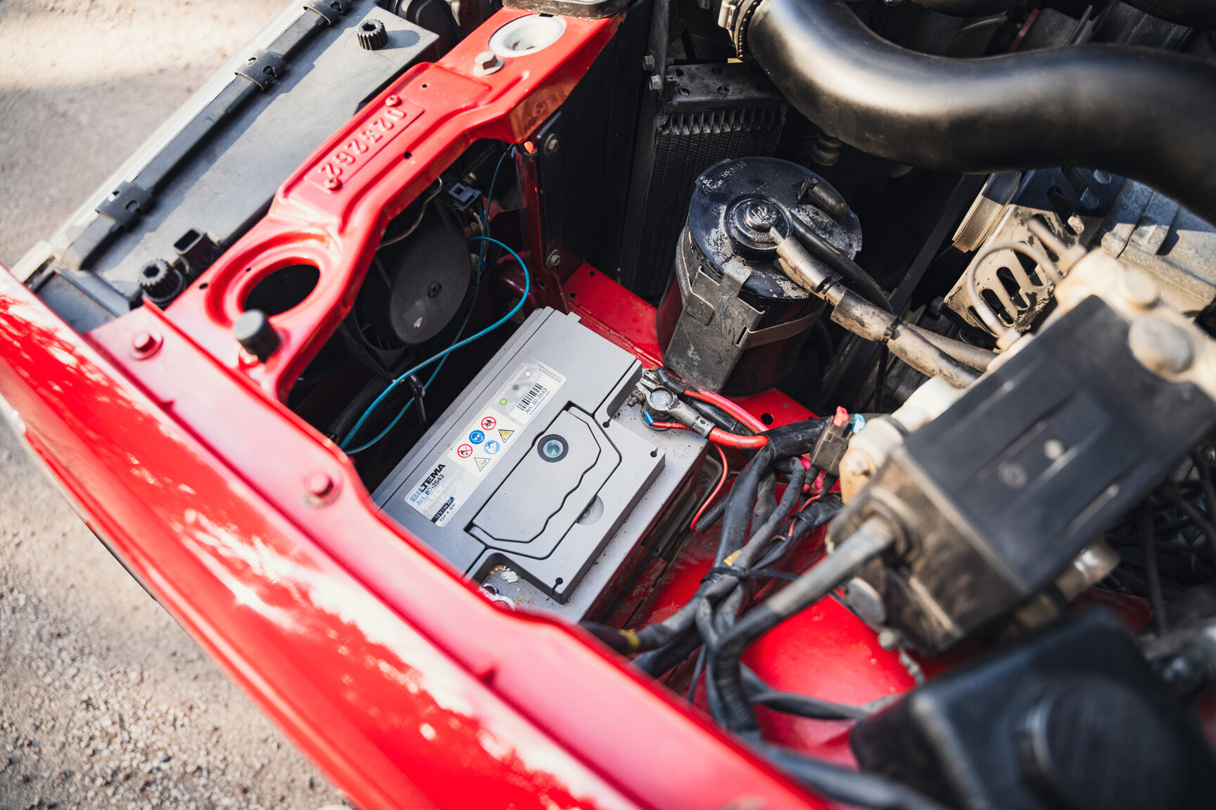 Image of 1990 VOLVO 740 Turbo (35) mechanics