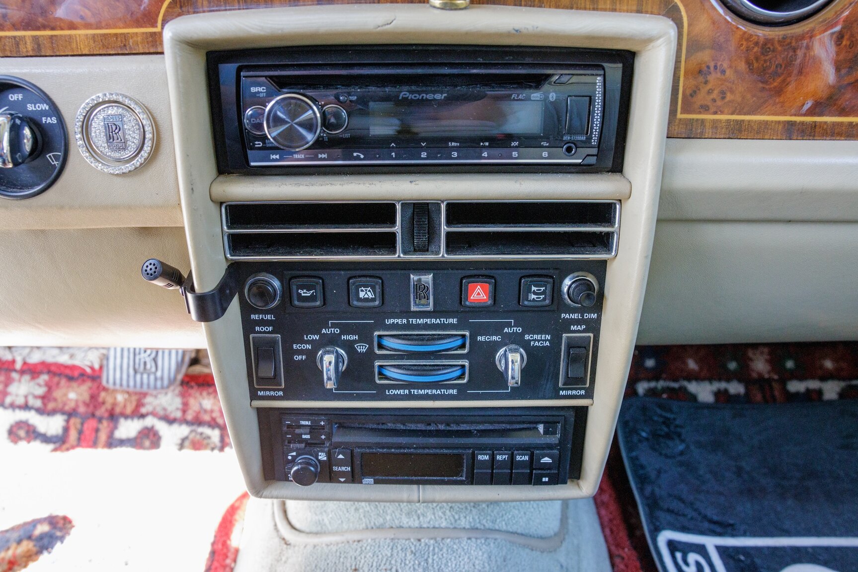 Innenraumfoto von 1991 Rolls Royce Silver Spur LWB