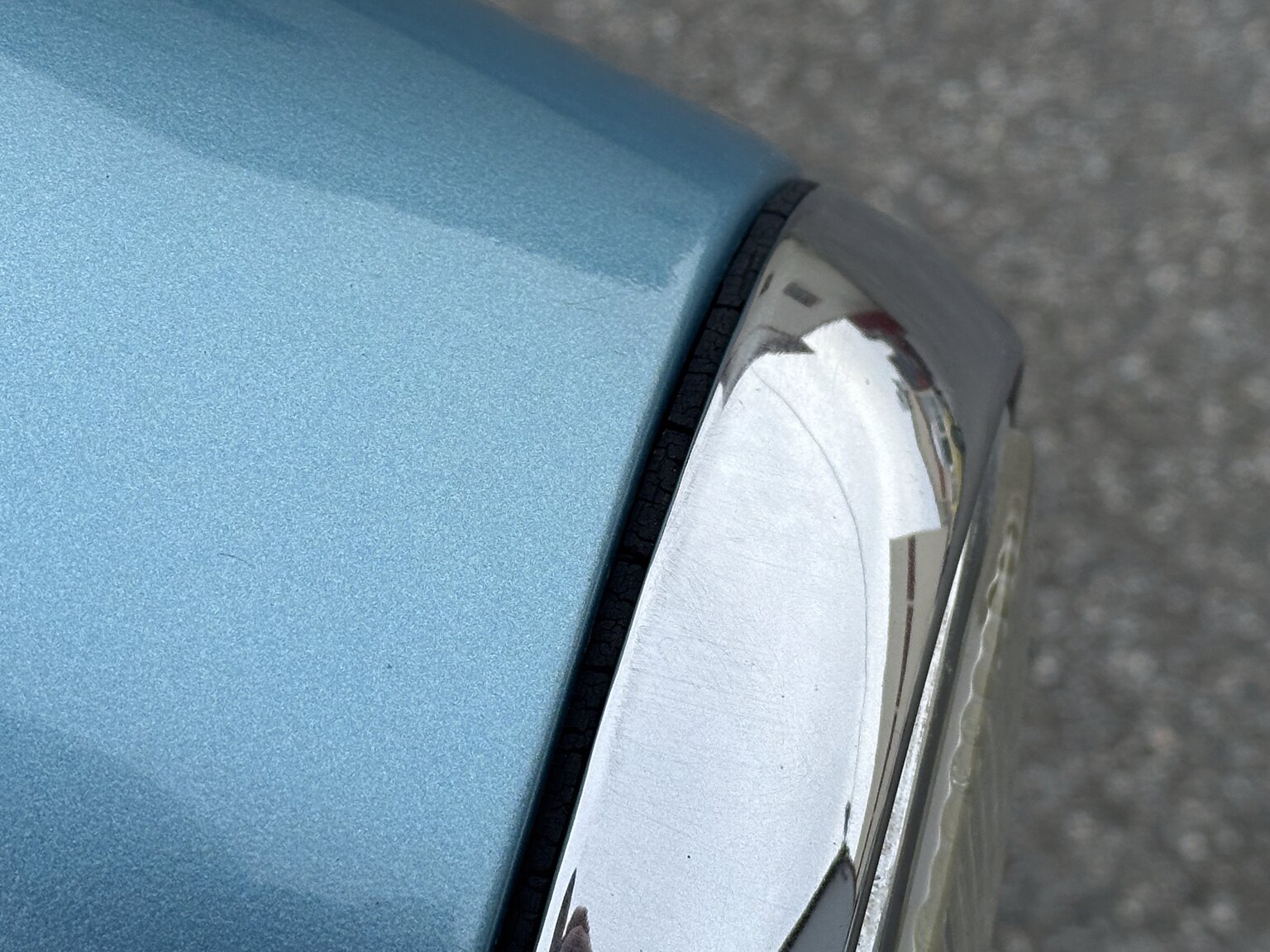 Exterior image of 1972 Volvo 1800 ES