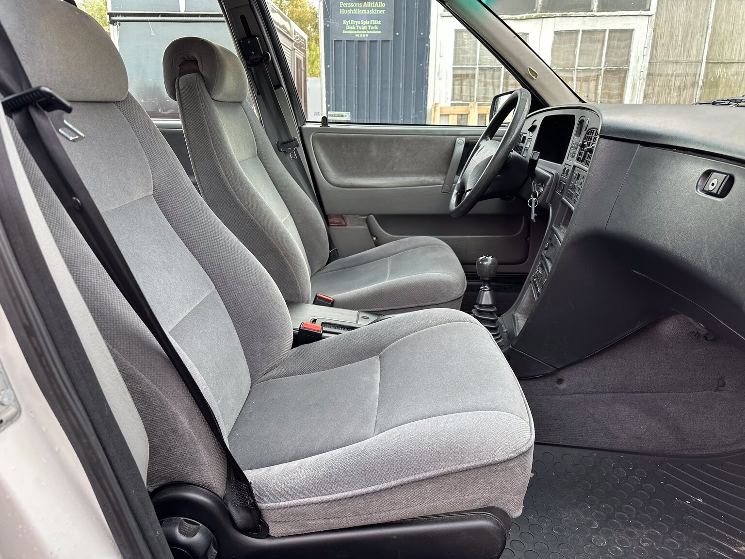 Interior image of 1996 SAAB 9000