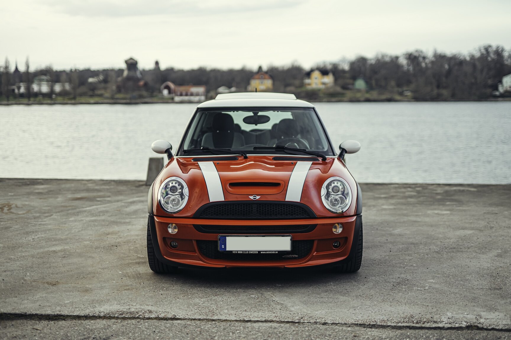 Exterior image of 2006 Mini Cooper John Cooper Works