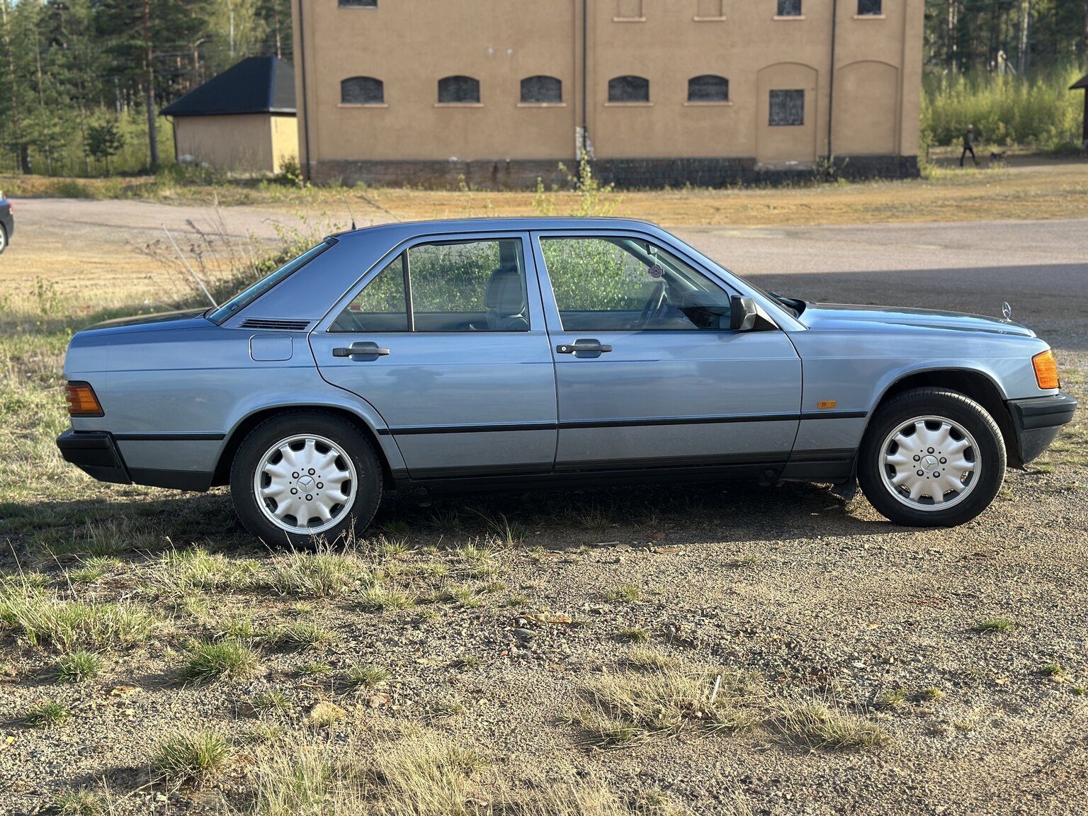 Exterior image of 1988 Mercedes-Benz 190 E