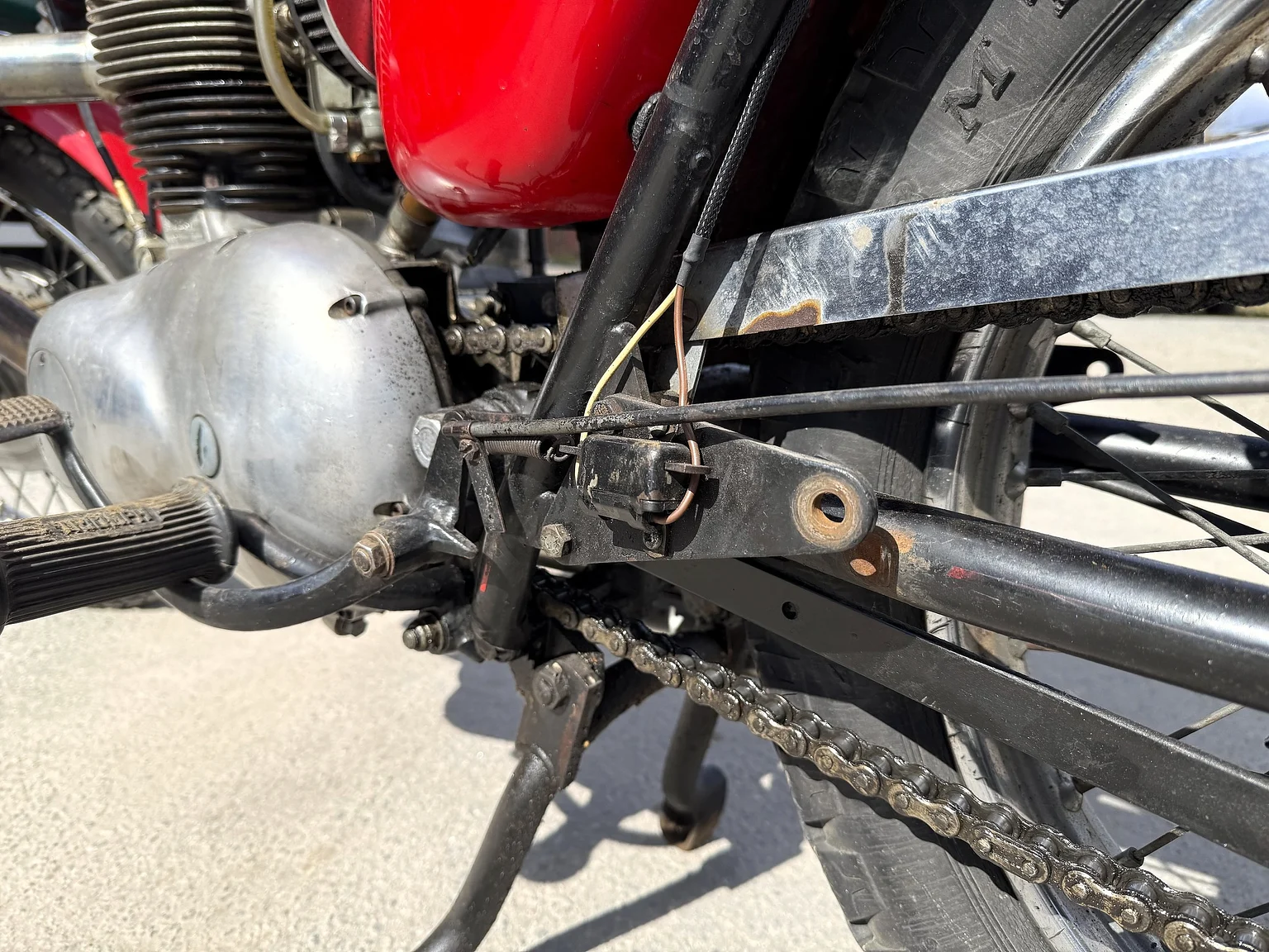 Image of 1971 Triumph Daytona 500 (10) mechanics