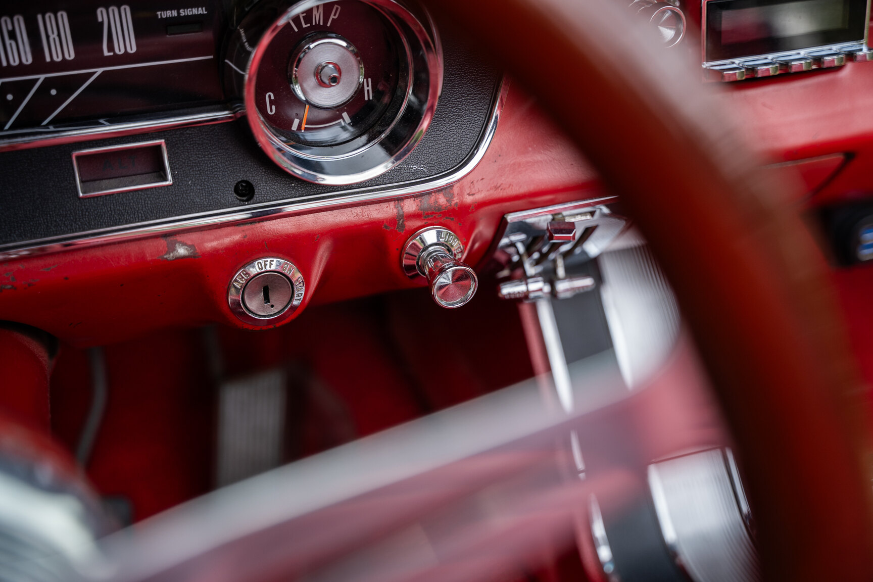 Interior image of 1965 Ford Mustang Cabriolet (30)
