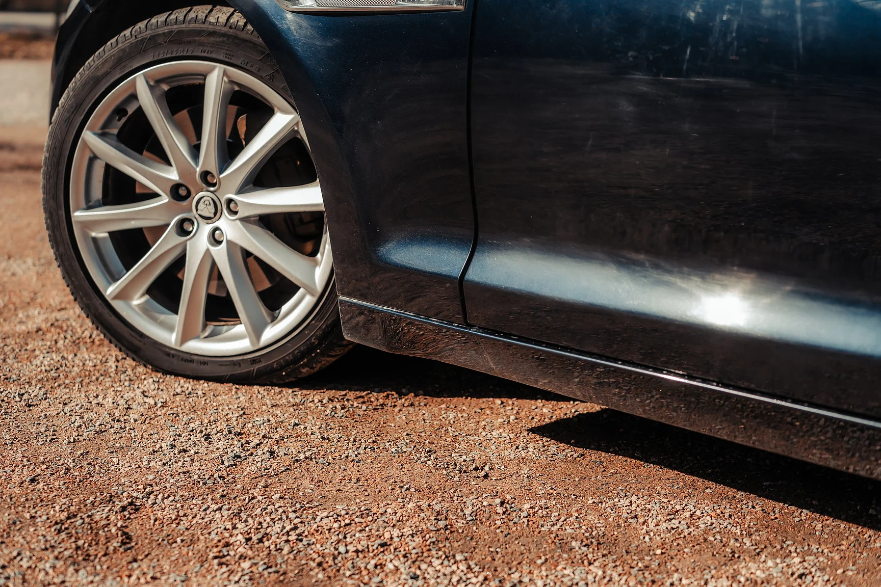 Exterior image of 2012 Jaguar XJ (31)