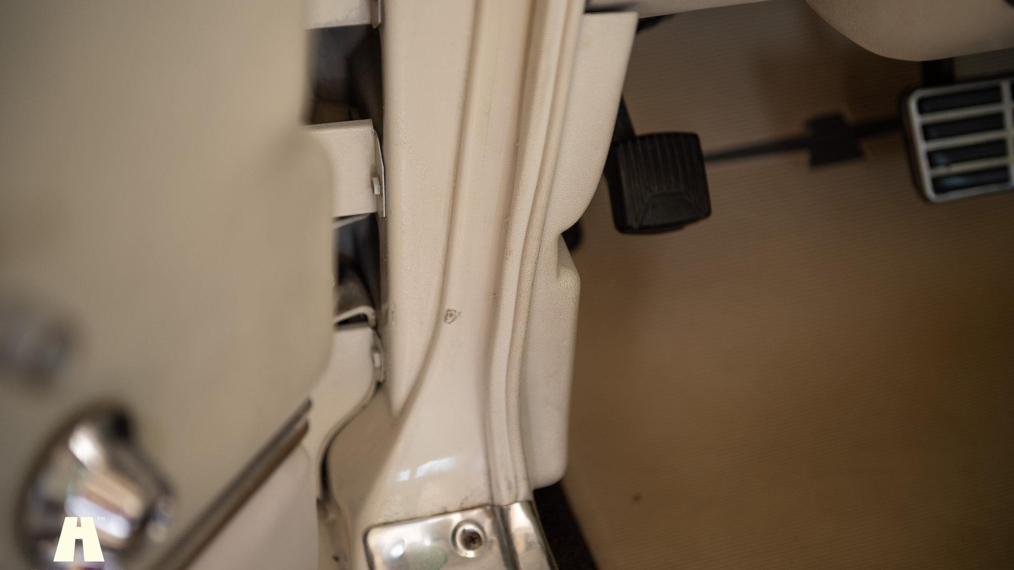 Interior image of 1964 Ford Thunderbird 6.4 HT (40)