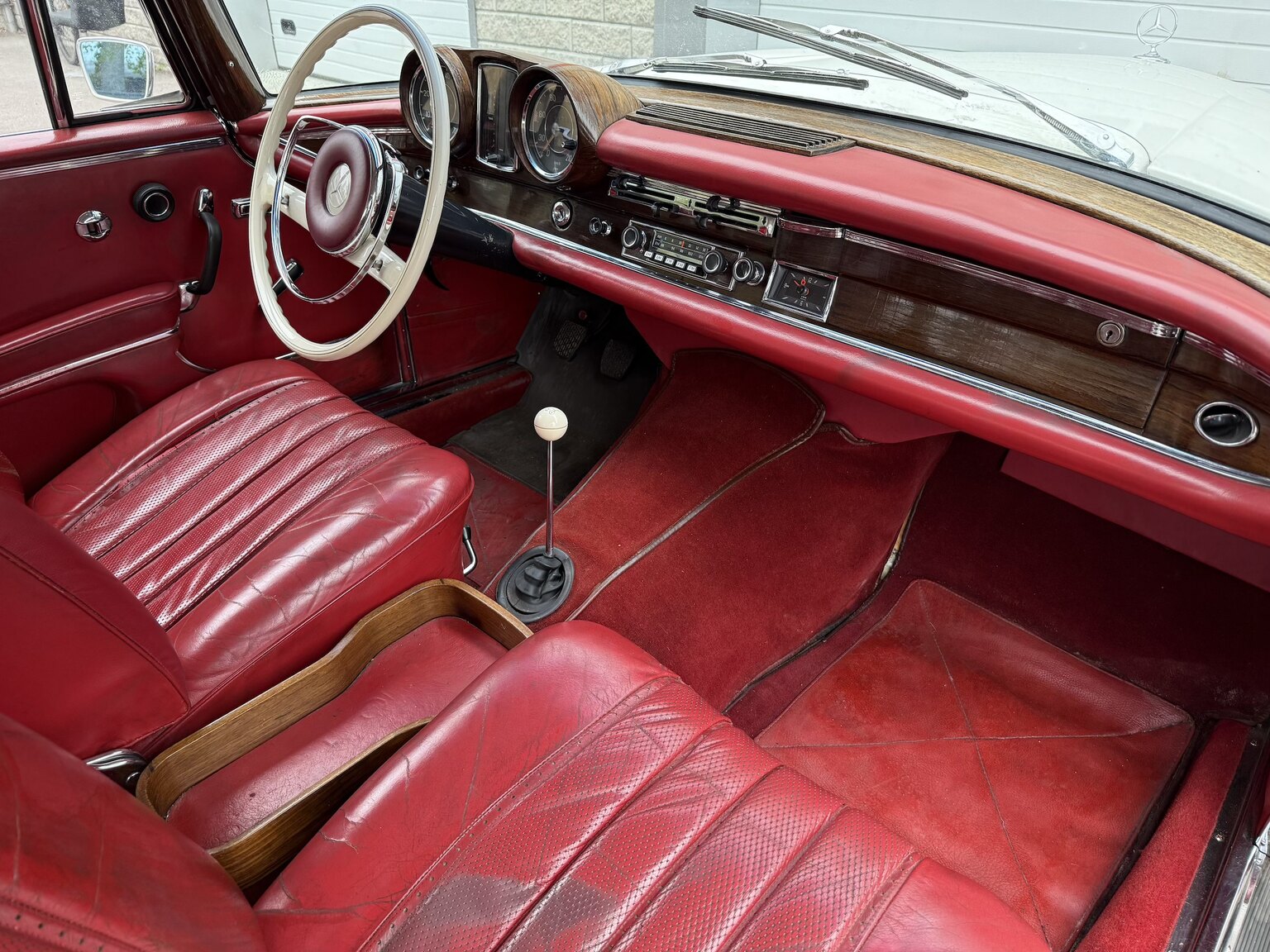 Interiörbild 1963 Mercedes-Benz 220 SE