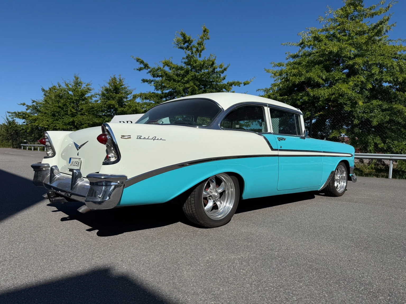 Exteriörbild på 1956 Chevrolet Bel Air Sport Coupé L98 – NO RESERVE (5)