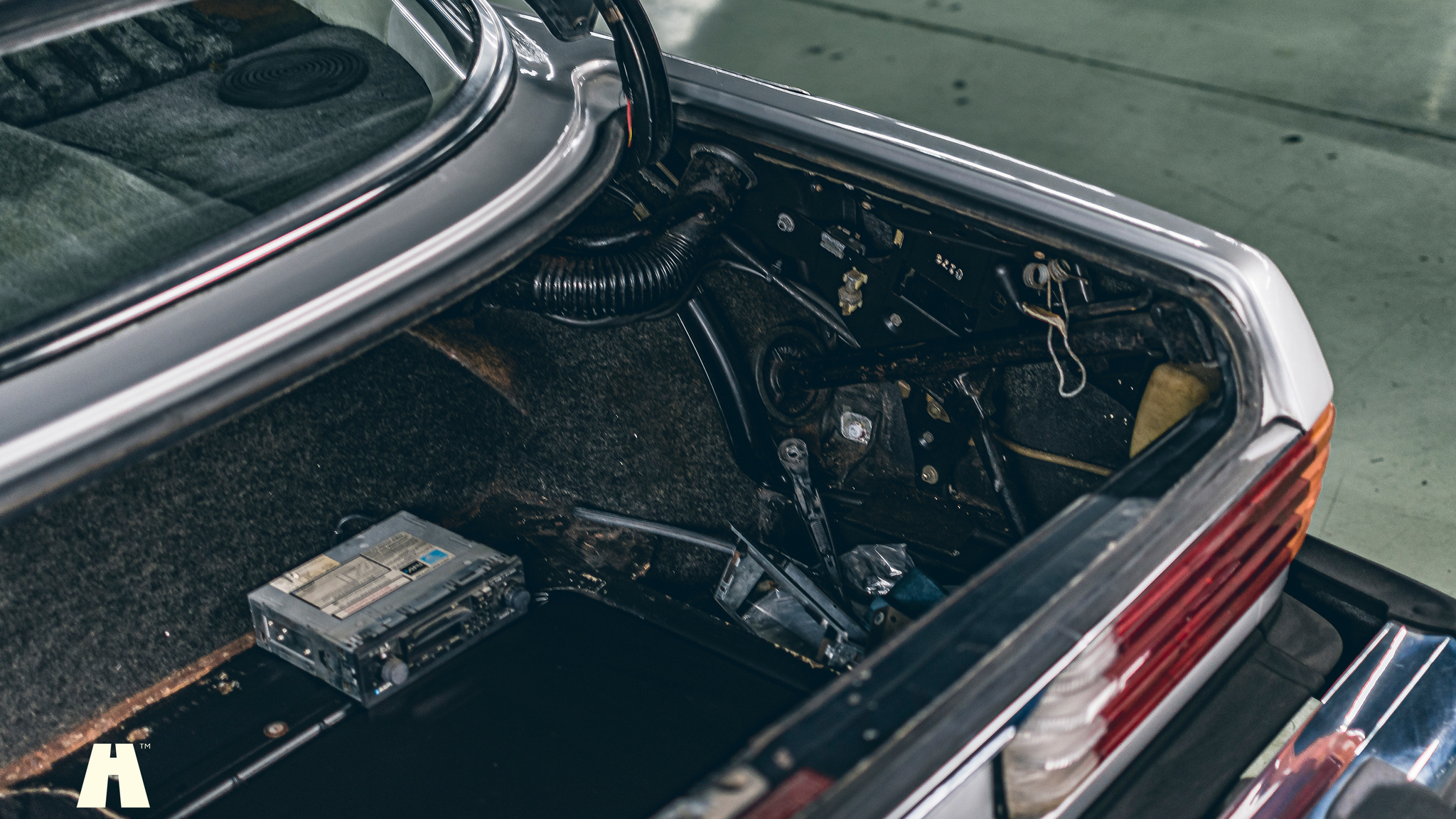 Interiörbild 1974 Mercedes SLC450 Project