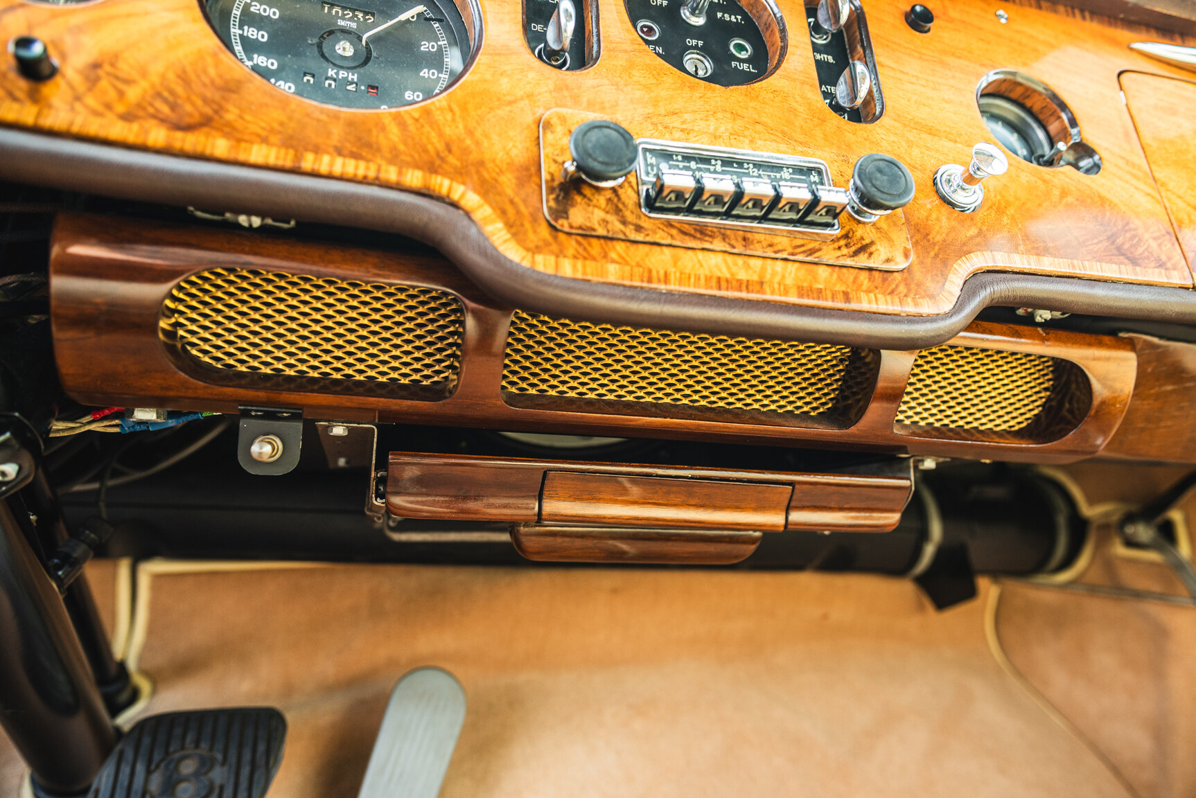 Interior image of 1960 Bentley S2 Continental 
