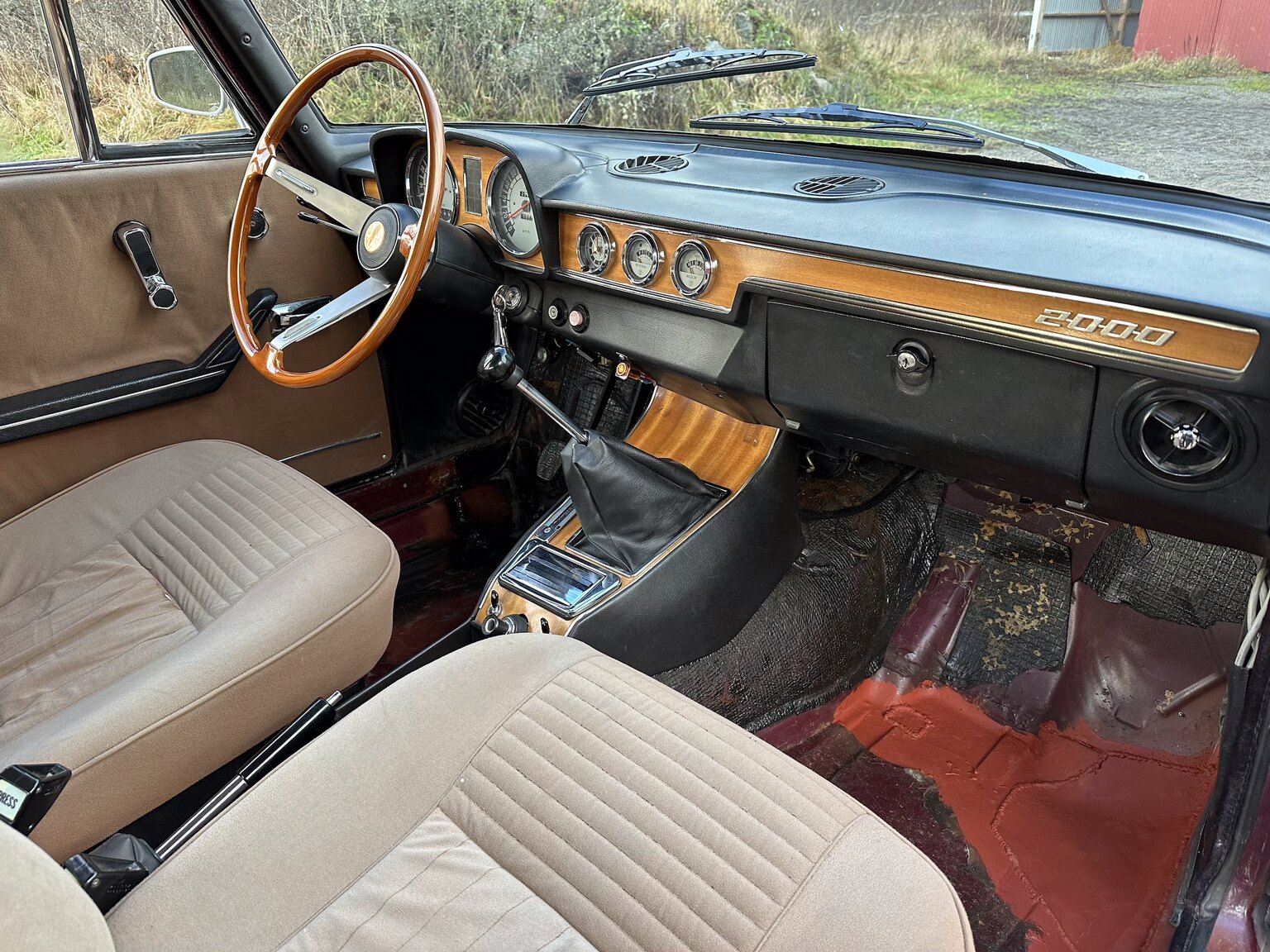 Innenraumfoto von 1973 Alfa Romeo Berlina 2000