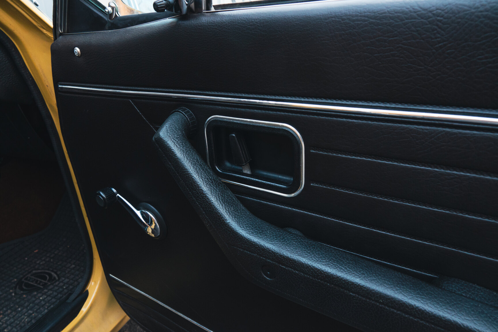 Interiörbild 1971 Volvo 144 2.0 Automat