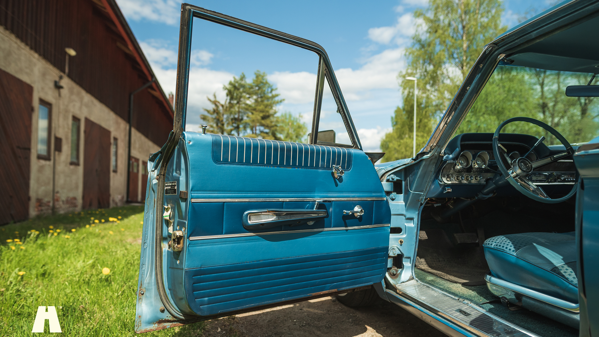 Interior image of 1963 Mercury Monterey Custom 4-door (27)