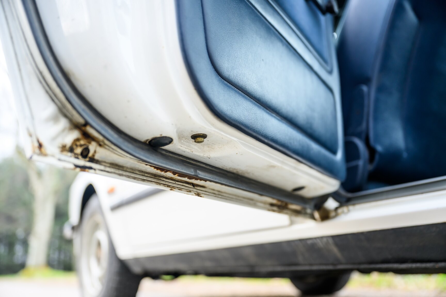 Interior image of 1986 BMW 520i