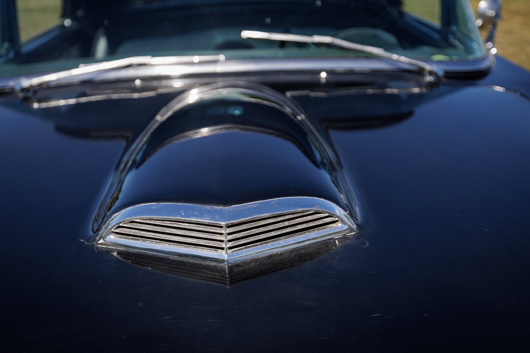 Exterior image of 1956 Ford Thunderbird