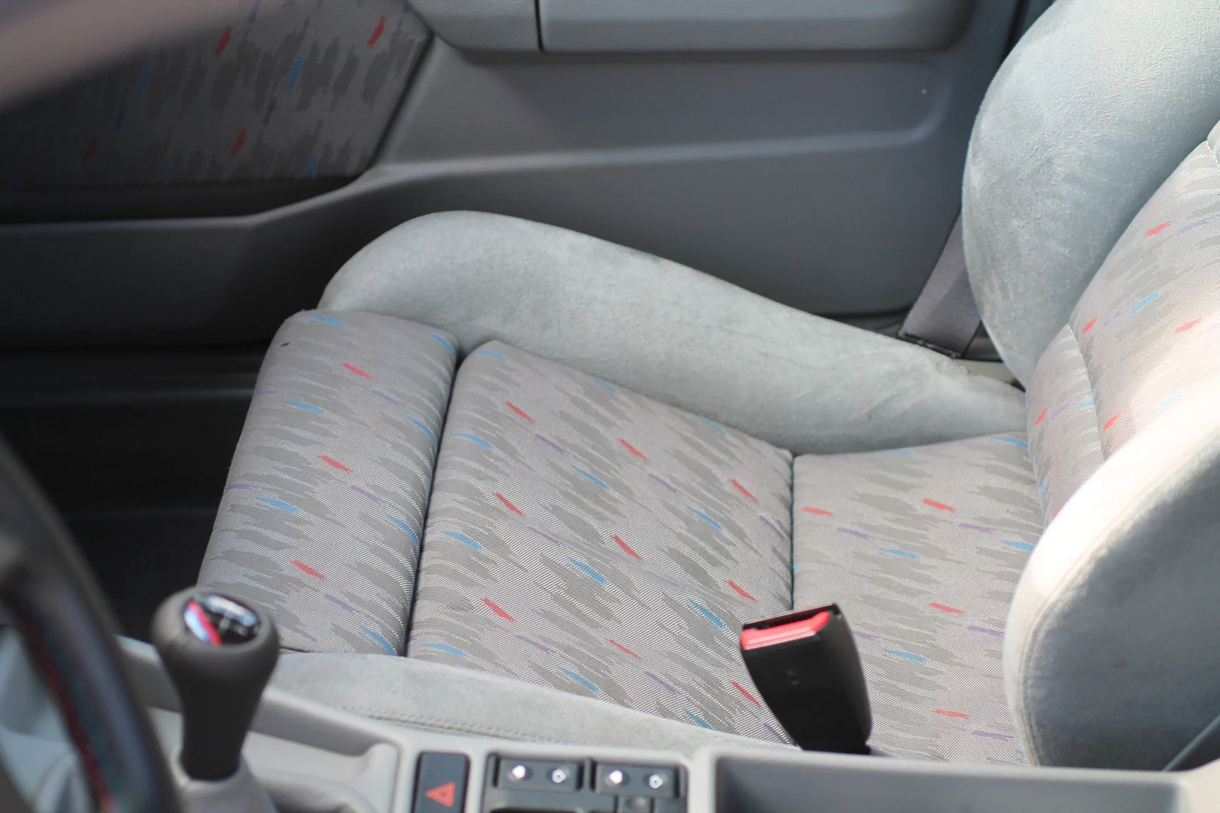 Innenraumfoto von 1993 BMW E34 M5 Touring  (74)